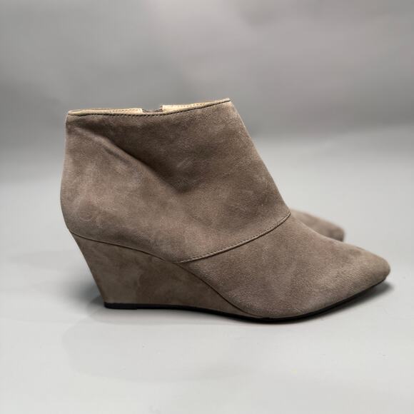 SOLE SOCIETY Galaossi Suede Pointy-toe Wedge Bootie - Picture 7 of 7